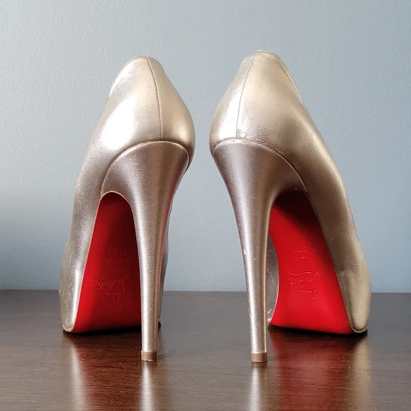 Christian Louboutin gold peep toe pump - Picture 5 of 9